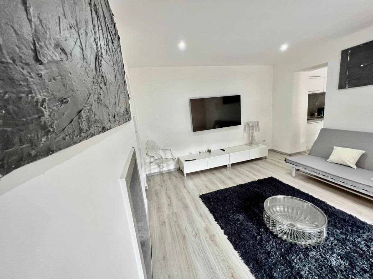Abstract House Design Home In Center Of Турин Екстер'єр фото
